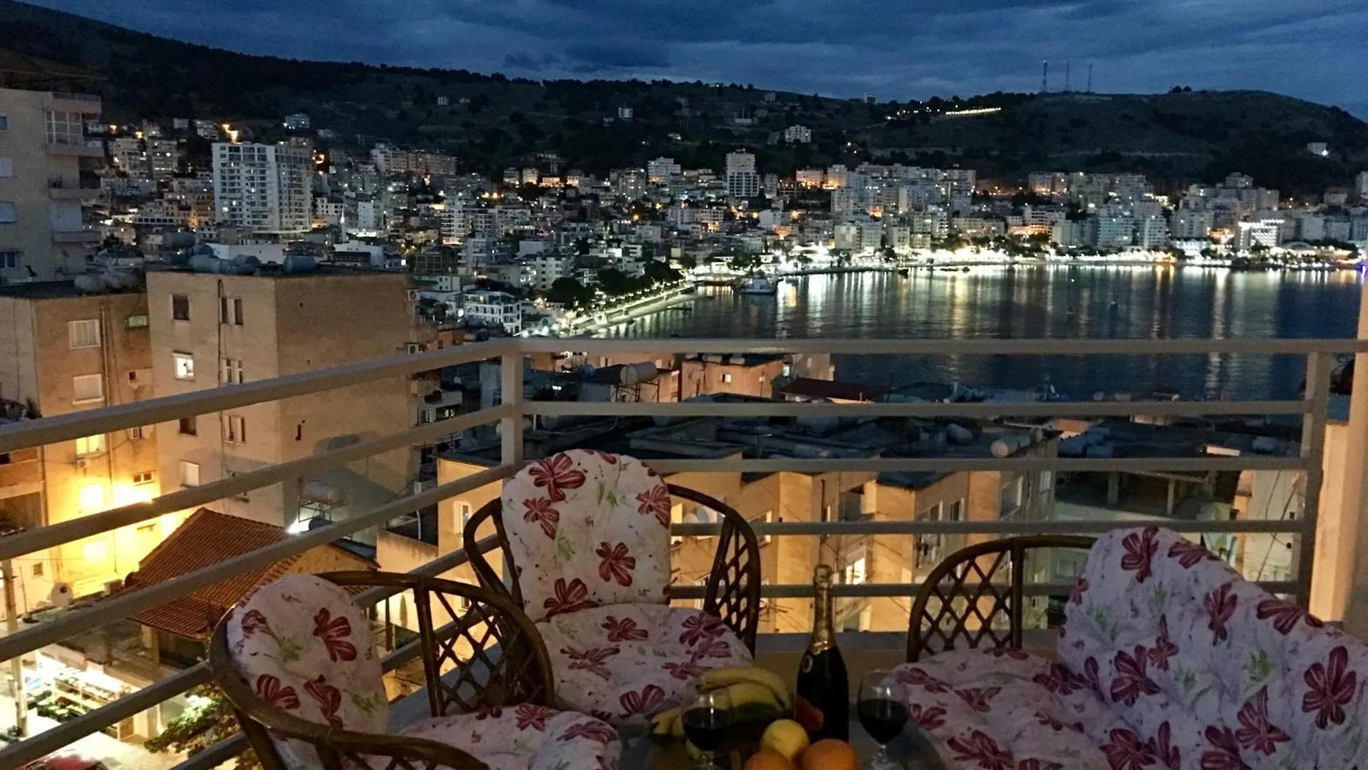 Royal Apartment Luxury Holiday For Queen And King Sarandë 알바니아